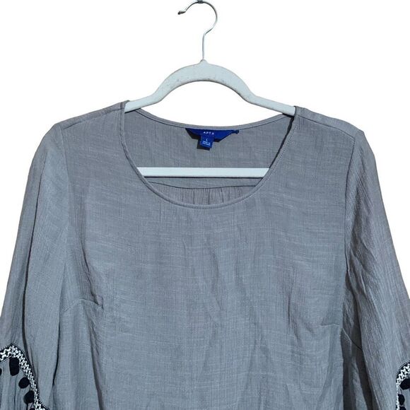 APT. 9 Womens Size Large Gray Pom Pom Bell Sleeves Blouse Top NWT - Picture 2 of 7
